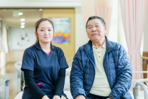サービスの様子・社員さんの集合写真